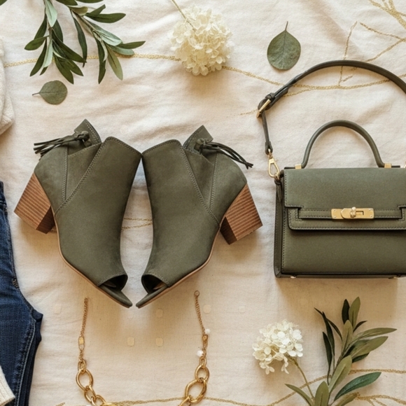 Peep Toe Shoes - Picture 15 of 15